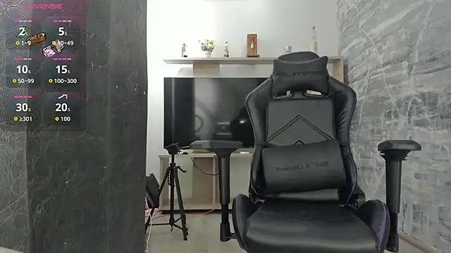 LunaBaker-1 online show from October 2025 08:07:01 PM