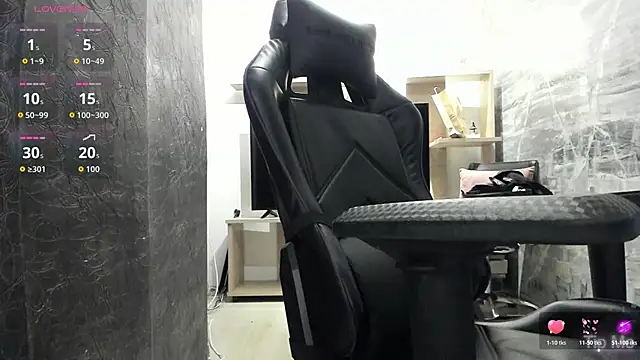 LunaBaker-1 online show from December 2025 08:49:02 PM