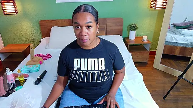 Snapshot of dannaahbrown chatting on October 2025 12:28:02 PM dannaahbrown online show from October 2025 12:28:02 PM