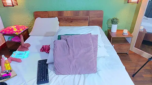 dannaahbrown online show from April 2026 01:21:01 PM