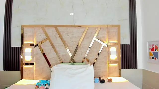 Athenea Mills online show from January 2025 06:46:01 PM