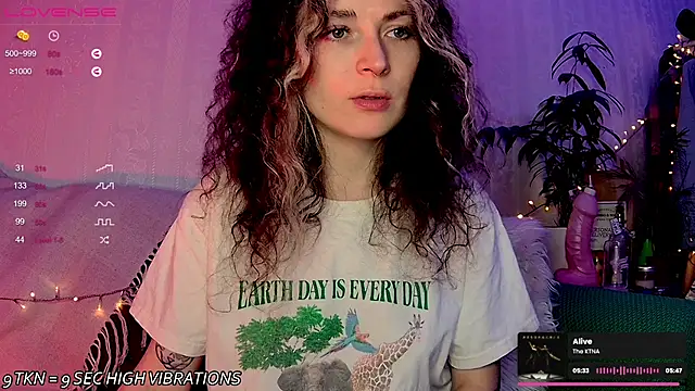 IttyKitty online show from January 2025 08:22:01 PM