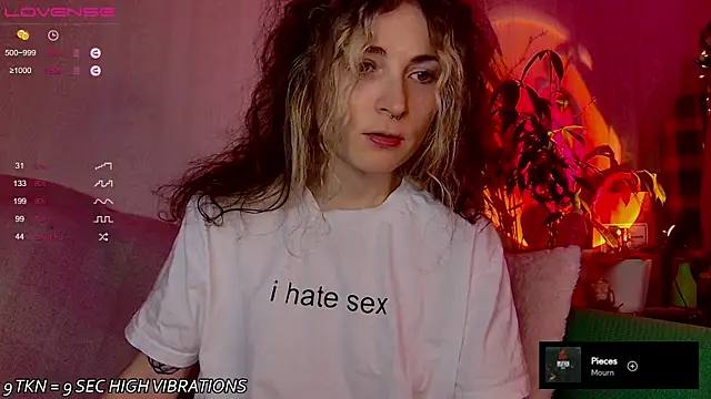 IttyKitty online show from December 2025 10:47:02 PM