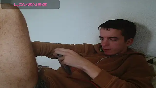 Tombgy07 online show from September 2025 04:40:02 PM