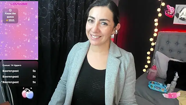 Isabella lt online show from February 2025 08:48:02 PM