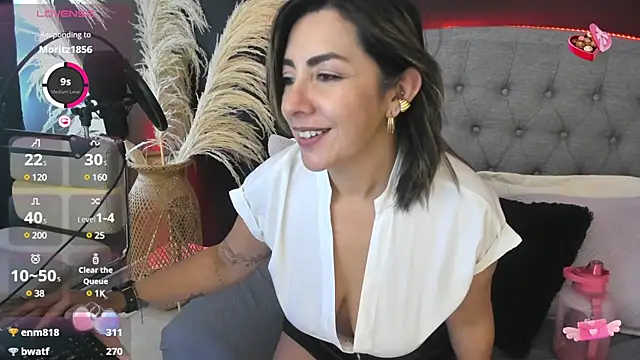 Isabella lt online show from February 2025 05:25:02 PM