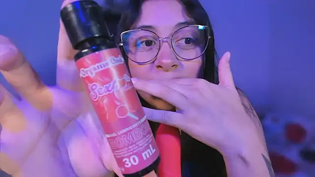 Snapshot of Soysofiarodrigu chatting on March 2025 10:27:02 PM Soysofiarodrigu online show from March 2025 10:27:02 PM