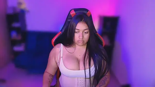 Snapshot of Soysofiarodrigu chatting on October 2025 11:18:01 PM Soysofiarodrigu online show from October 2025 11:18:01 PM