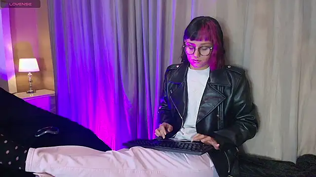 tati cardenas online show from March 2025 04:38:01 AM