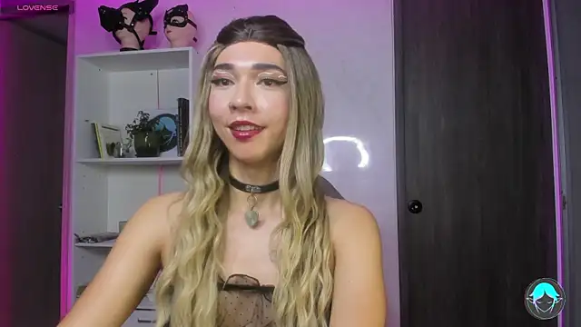 sofi elfqueen online show from February 2025 02:50:01 AM