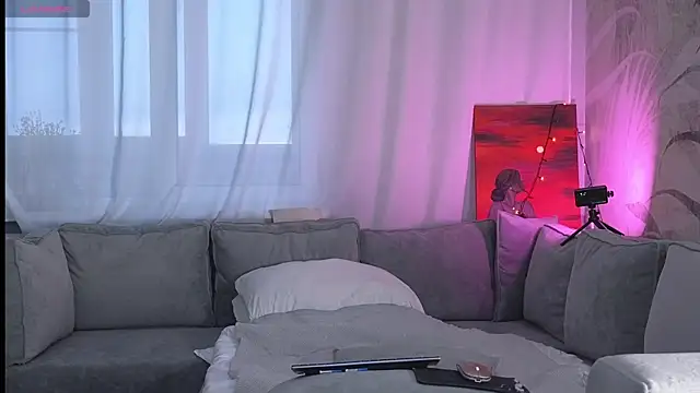 lily  foster online show from January 2025 06:06:02 AM