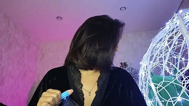 lily  foster online show from December 2025 06:53:02 AM