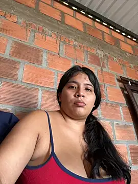 Snapshot of moncerrat_luna chatting on January 2025 05:15:01 PM moncerrat luna online show from January 2025 05:15:01 PM