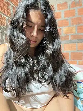 Snapshot of moncerrat_luna chatting on February 2025 06:11:02 PM moncerrat luna online show from February 2025 06:11:02 PM