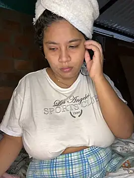 Snapshot of moncerrat_luna chatting on February 2025 05:16:01 PM moncerrat luna online show from February 2025 05:16:01 PM