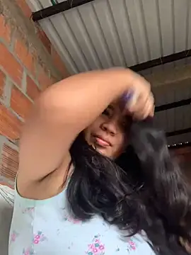 Snapshot of moncerrat_luna chatting on February 2025 01:39:02 PM moncerrat luna online show from February 2025 01:39:02 PM