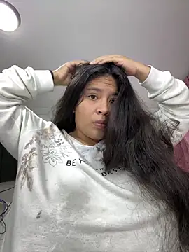 Snapshot of moncerrat_luna chatting on June 2026 11:18:02 PM moncerrat luna online show from June 2026 11:18:02 PM