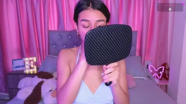 Emiily Scott1 online show from November 2025 02:28:01 PM