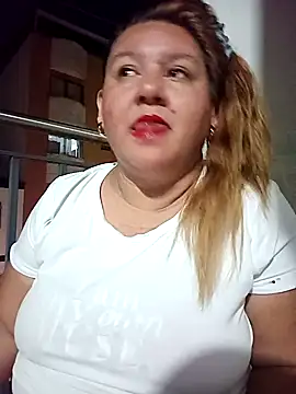 Snapshot of HORNY_MATURE25 chatting on January 2025 11:33:01 PM HORNY MATURE25 online show from January 2025 11:33:01 PM