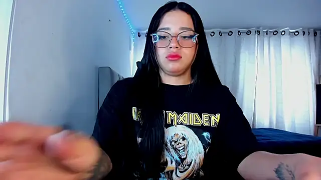 Snapshot of aliice_walker_ chatting on October 2025 01:03:02 PM aliice walker online show from October 2025 01:03:02 PM