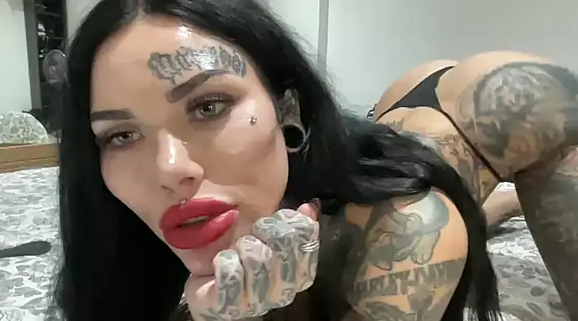 claudiacvc95 online show from December 2024 12:03:01 PM