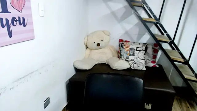 samantha baby  online show from December 2024 01:18:02 AM