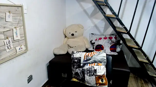 samantha baby  online show from February 2025 02:56:01 AM