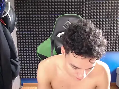 Curly Angel24 online show from January 2026 04:09:02 PM