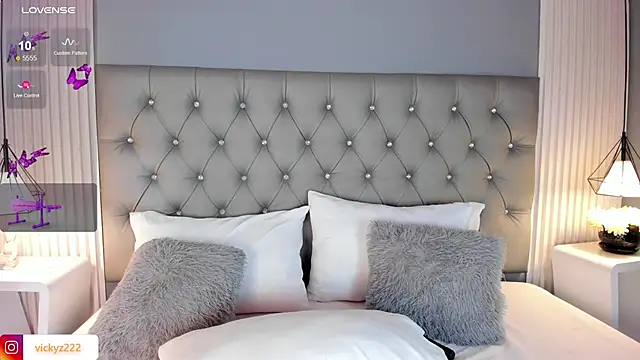 Victoriaxx  online show from October 2025 11:24:02 PM