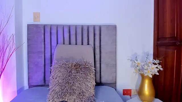 NoraDasilva online show from December 2024 12:05:01 AM