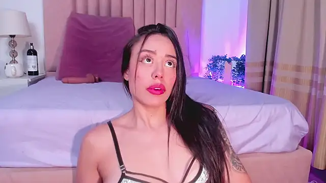 NoraDasilva online show from January 2025 04:00:01 AM