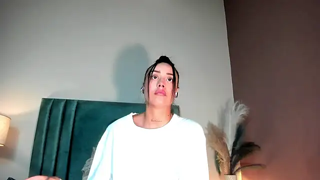 NoraDasilva online show from March 2026 11:34:01 PM