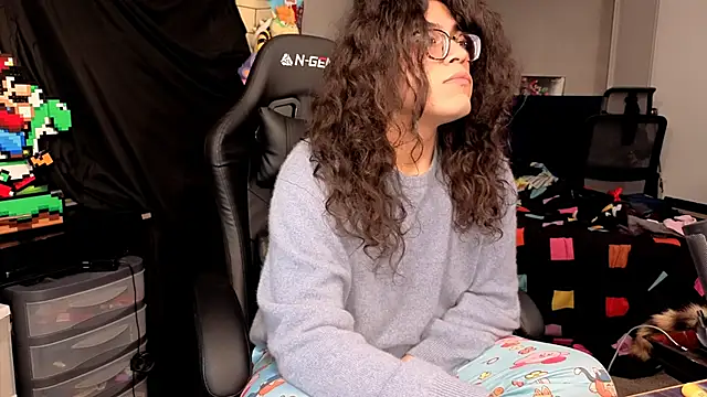 ShinyCherub online show from November 2025 02:32:01 AM