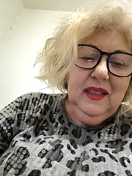 Merilulla online show from December 2025 06:04:01 PM