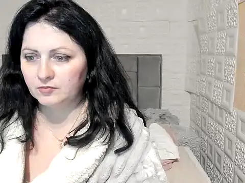 Lillian2 online show from February 2025 05:42:02 AM