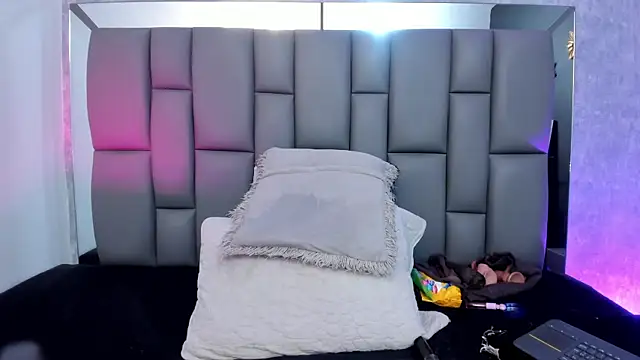  MiaBrown  online show from March 2025 12:12:01 PM