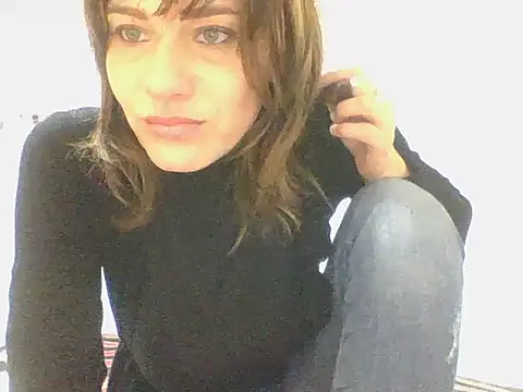 Snapshot of Emyly83 chatting on January 2025 01:22:01 PM Emyly83 online show from January 2025 01:22:01 PM