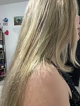 Snapshot of Celestedubois chatting on December 2024 06:43:01 AM Celestedubois online show from December 2024 06:43:01 AM