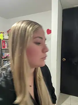 Snapshot of Celestedubois chatting on December 2024 02:53:02 AM Celestedubois online show from December 2024 02:53:02 AM