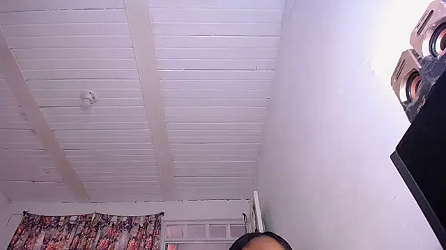 yselahot online show from October 2025 03:22:02 PM