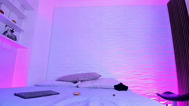 CamileHolmes online show from October 2025 05:32:01 AM