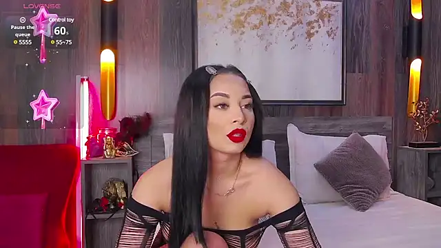 Snapshot of MadyLuxxx chatting on January 2025 07:10:01 PM MadyLuxxx online show from January 2025 07:10:01 PM