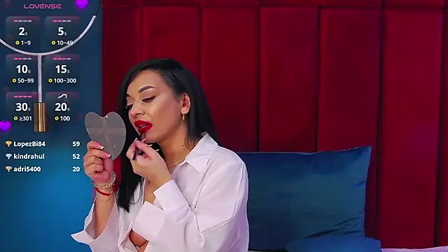 Snapshot of MadyLuxxx chatting on March 2025 11:49:02 PM MadyLuxxx online show from March 2025 11:49:02 PM