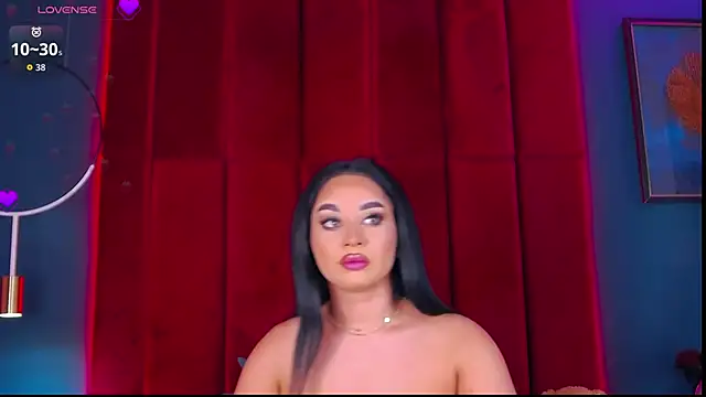 Snapshot of MadyLuxxx chatting on October 2025 06:30:02 PM MadyLuxxx online show from October 2025 06:30:02 PM