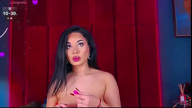 Snapshot of MadyLuxxx chatting on October 2025 07:21:02 PM MadyLuxxx online show from October 2025 07:21:02 PM