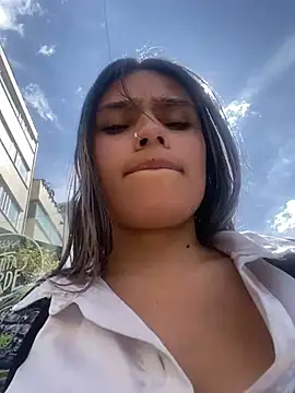 Tiffanysurez  online show from February 2025 07:06:02 PM