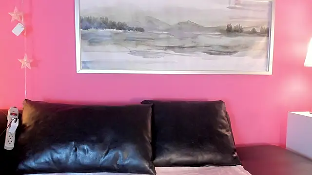 Tiffanysurez  online show from November 2025 09:02:01 PM