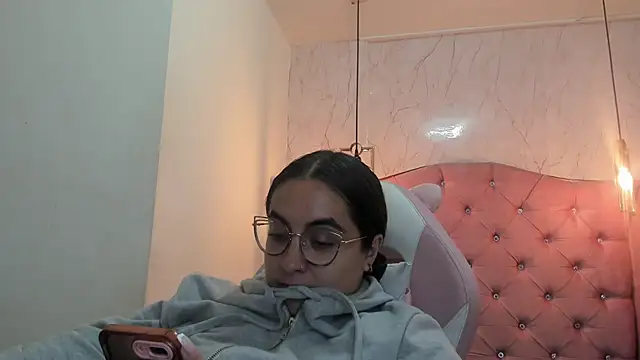 Snapshot of nalalye_cruzz_ chatting on February 2025 02:35:01 AM nalalye cruzz online show from February 2025 02:35:01 AM