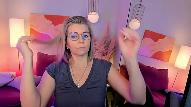 Annie Light online show from February 2026 06:39:02 AM