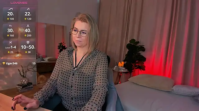 Annie Light online show from April 2026 06:58:01 AM